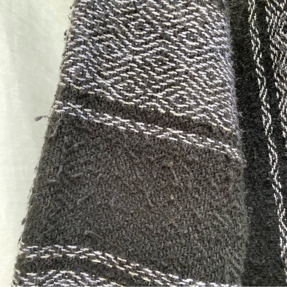 Thrill Seekers Mexican black pullover, size small - Picture 4 of 15